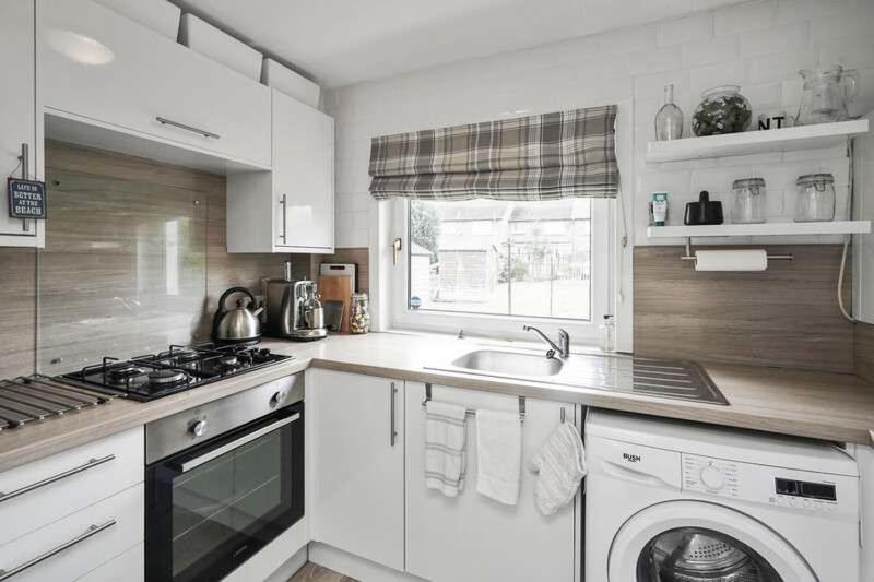 House With Garden And Parking 15 Min To City Center Единбург Екстериор снимка